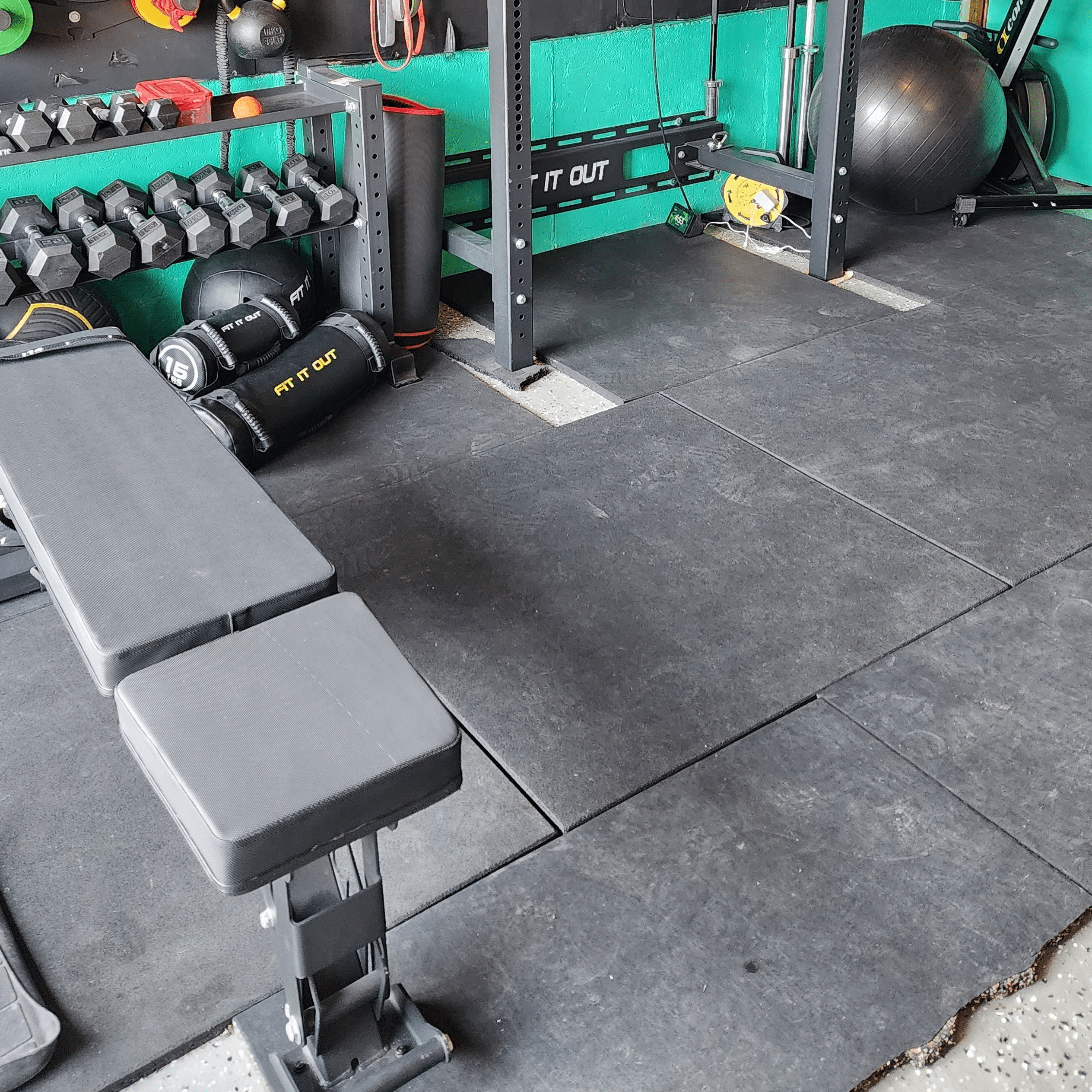 Fit It Out HOME GYM ESSENTIALS PACK – Barbell + Bench + 100 lb Plates + Flooring (BFCM25)
