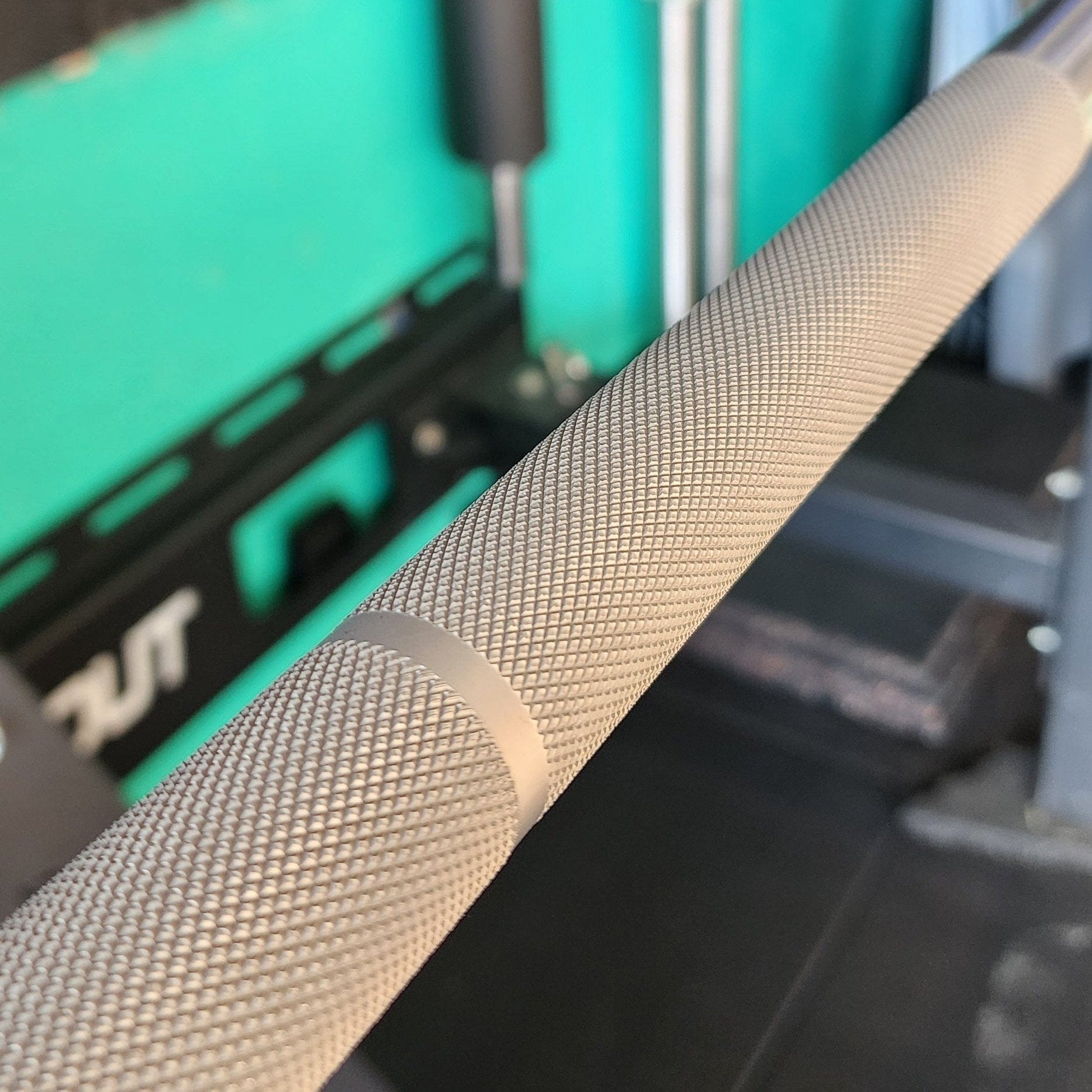 Fit It Out Powerlifting Barbell - Stainless Steel Silver Stainless Steel Powerlifting Barbell